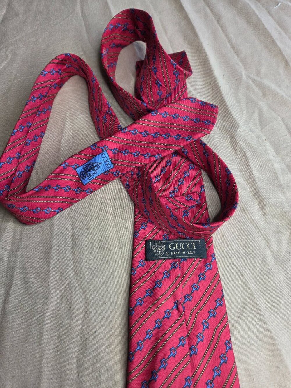 Vintage Gucci Mens 100% Silk Horsebit Red Blue Neck Tie Made in Italy